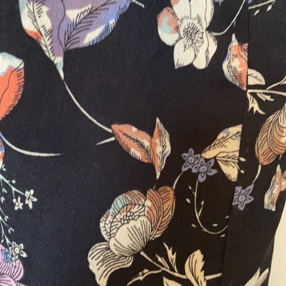 2 for $15 Floral strappy top - Picture 6 of 6